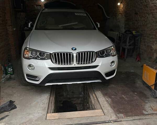Белый БМВ Х3, объемом двигателя 2 л и пробегом 170 тыс. км за 19999 $, фото 3 на Automoto.ua