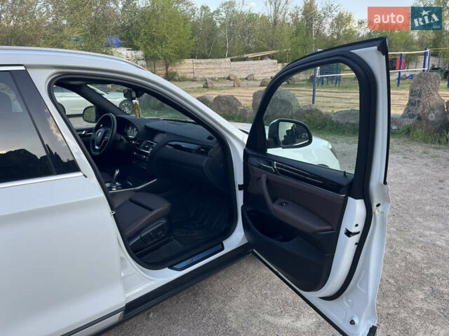 Белый БМВ Х3, объемом двигателя 2 л и пробегом 122 тыс. км за 23000 $, фото 26 на Automoto.ua