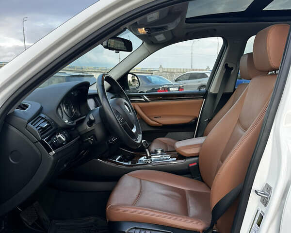 Білий БМВ Х3, об'ємом двигуна 2 л та пробігом 121 тис. км за 23000 $, фото 8 на Automoto.ua