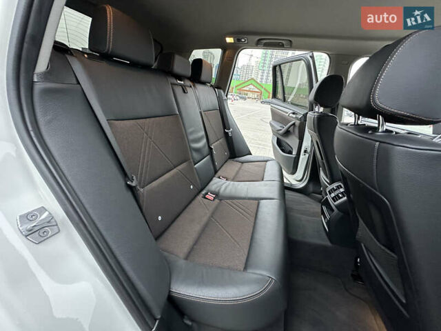 Білий БМВ Х3, об'ємом двигуна 2 л та пробігом 54 тис. км за 22500 $, фото 39 на Automoto.ua