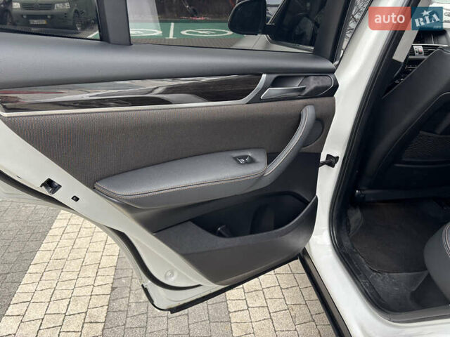 Белый БМВ Х3, объемом двигателя 2 л и пробегом 102 тыс. км за 24900 $, фото 12 на Automoto.ua