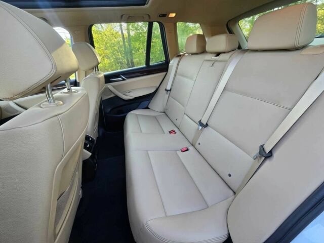 Білий БМВ Х3, об'ємом двигуна 2 л та пробігом 75 тис. км за 11000 $, фото 9 на Automoto.ua