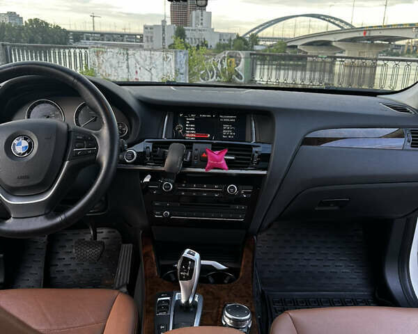 Білий БМВ Х3, об'ємом двигуна 2 л та пробігом 121 тис. км за 23000 $, фото 3 на Automoto.ua