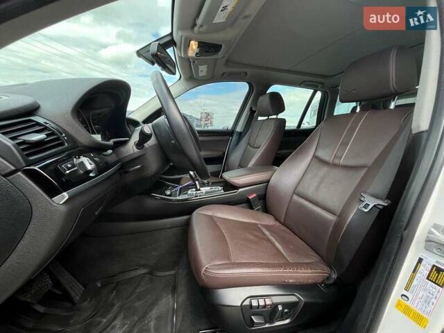 Білий БМВ Х3, об'ємом двигуна 2 л та пробігом 96 тис. км за 14500 $, фото 27 на Automoto.ua