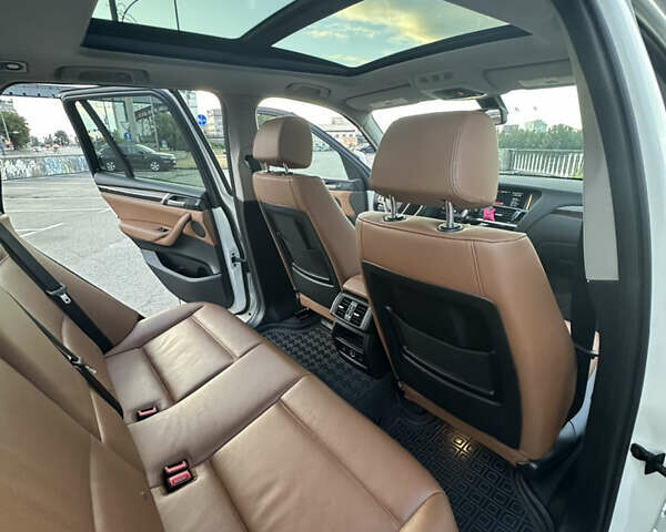 Білий БМВ Х3, об'ємом двигуна 2 л та пробігом 121 тис. км за 23000 $, фото 11 на Automoto.ua