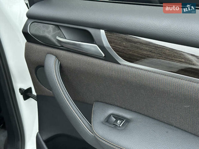 Білий БМВ Х3, об'ємом двигуна 2 л та пробігом 54 тис. км за 22500 $, фото 38 на Automoto.ua