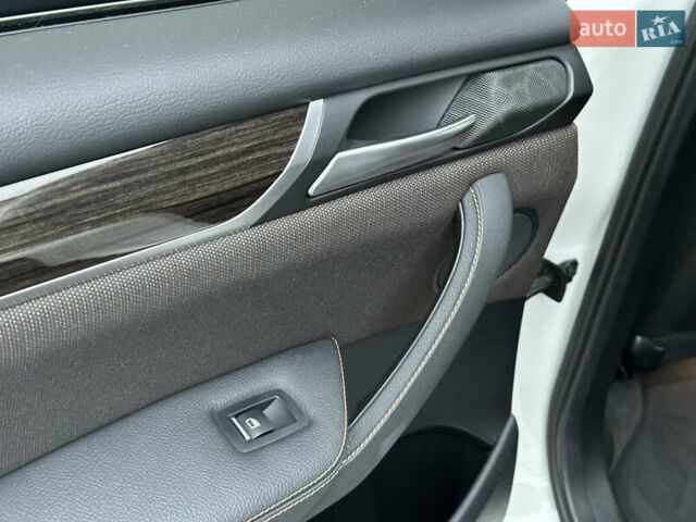 Білий БМВ Х3, об'ємом двигуна 2 л та пробігом 54 тис. км за 22500 $, фото 34 на Automoto.ua