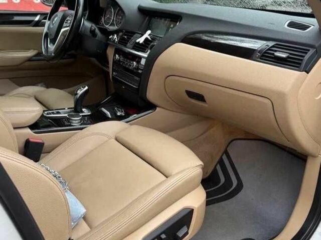 Белый БМВ Х3, объемом двигателя 2 л и пробегом 112 тыс. км за 20000 $, фото 4 на Automoto.ua