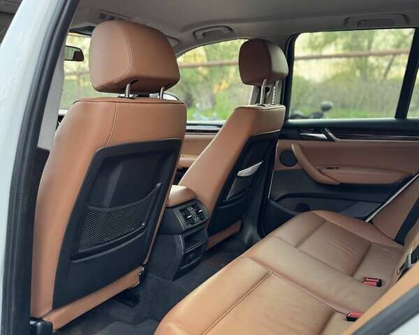 Білий БМВ Х3, об'ємом двигуна 2 л та пробігом 210 тис. км за 15800 $, фото 21 на Automoto.ua