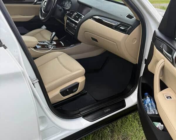 Білий БМВ Х3, об'ємом двигуна 2 л та пробігом 128 тис. км за 18200 $, фото 19 на Automoto.ua