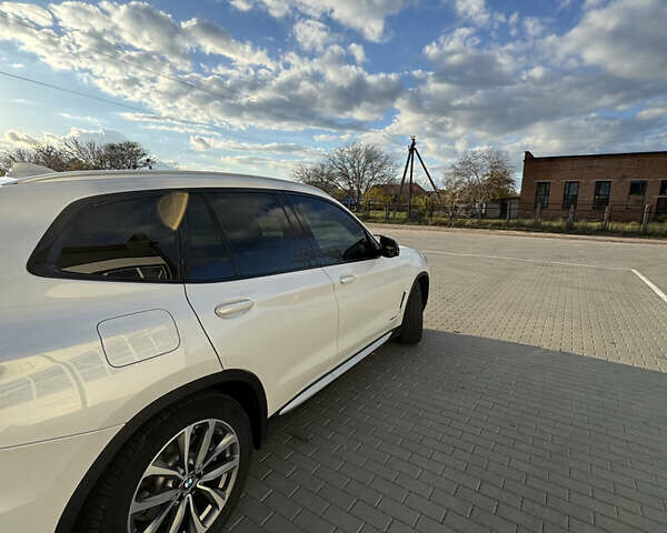 Белый БМВ Х3, объемом двигателя 2 л и пробегом 99 тыс. км за 33800 $, фото 6 на Automoto.ua