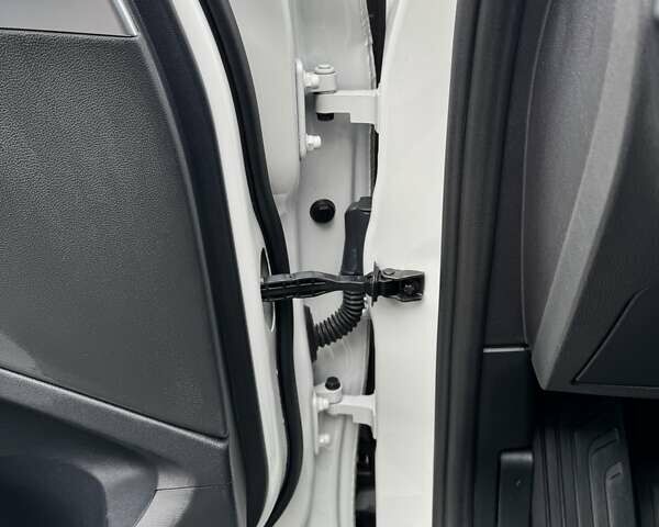 Белый БМВ Х3, объемом двигателя 2 л и пробегом 98 тыс. км за 31000 $, фото 22 на Automoto.ua