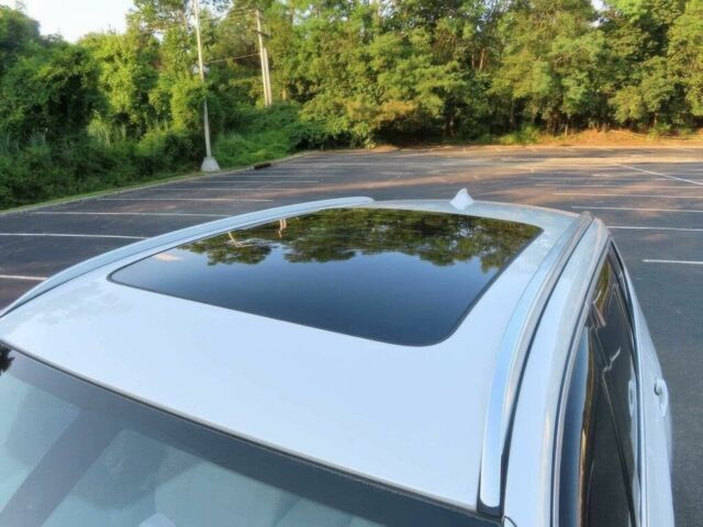 Белый БМВ Х3, объемом двигателя 2 л и пробегом 56 тыс. км за 11200 $, фото 18 на Automoto.ua