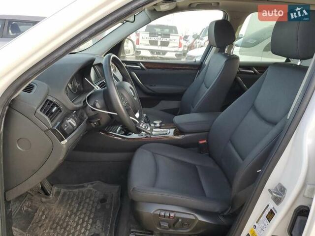 Белый БМВ Х3, объемом двигателя 2 л и пробегом 59 тыс. км за 3400 $, фото 6 на Automoto.ua