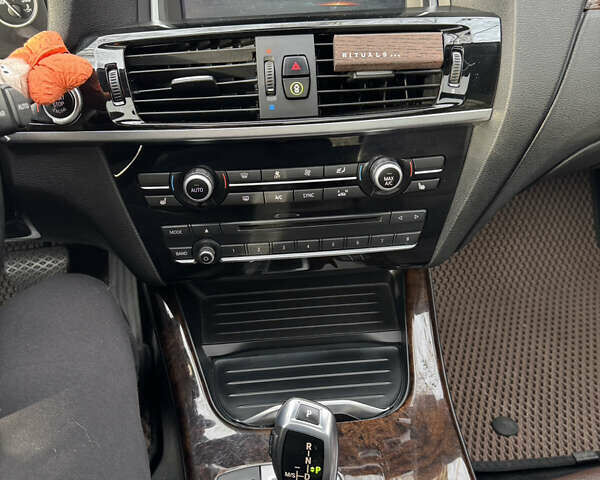 Белый БМВ Х3, объемом двигателя 2 л и пробегом 176 тыс. км за 21000 $, фото 28 на Automoto.ua