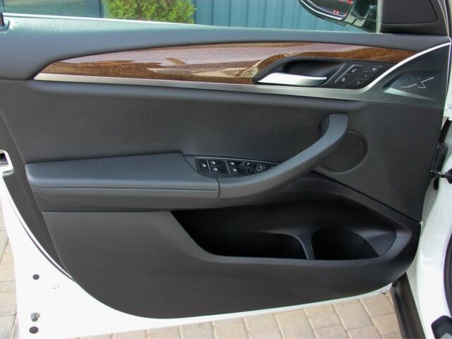 Білий БМВ Х3, об'ємом двигуна 2 л та пробігом 60 тис. км за 26500 $, фото 6 на Automoto.ua