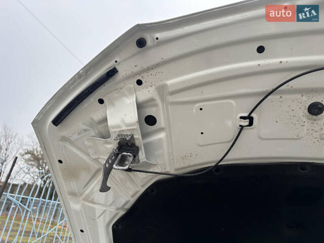 Белый БМВ Х3, объемом двигателя 2 л и пробегом 115 тыс. км за 17800 $, фото 41 на Automoto.ua