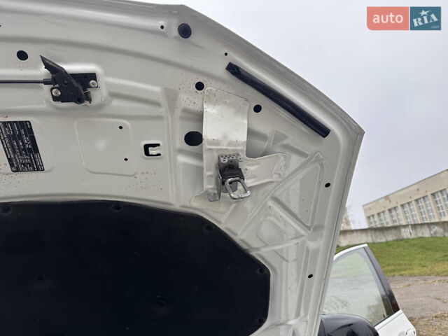 Белый БМВ Х3, объемом двигателя 2 л и пробегом 115 тыс. км за 17800 $, фото 40 на Automoto.ua