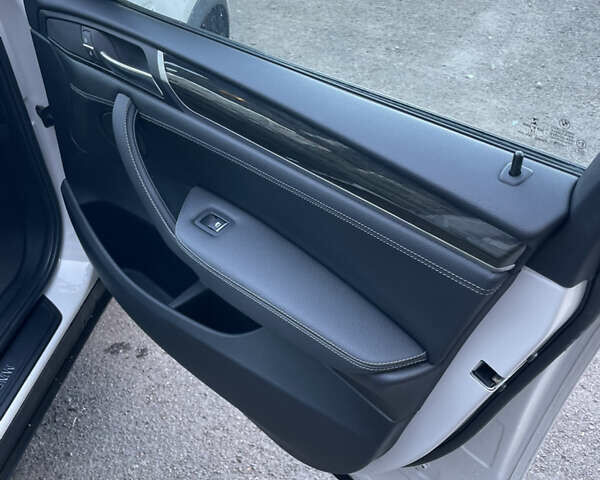 Белый БМВ Х3, объемом двигателя 2 л и пробегом 134 тыс. км за 15100 $, фото 28 на Automoto.ua