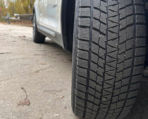 Белый БМВ Х3, объемом двигателя 2 л и пробегом 115 тыс. км за 17800 $, фото 58 на Automoto.ua