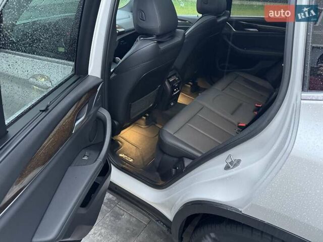 Белый БМВ Х3, объемом двигателя 2 л и пробегом 98 тыс. км за 31000 $, фото 38 на Automoto.ua
