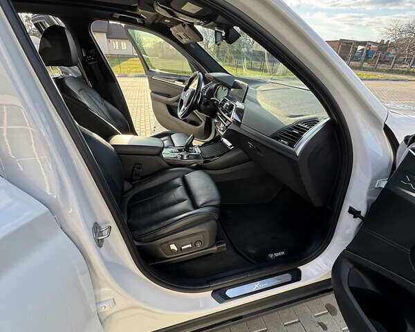 Белый БМВ Х3, объемом двигателя 2 л и пробегом 99 тыс. км за 33800 $, фото 19 на Automoto.ua