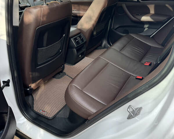 Белый БМВ Х3, объемом двигателя 2 л и пробегом 176 тыс. км за 21000 $, фото 32 на Automoto.ua