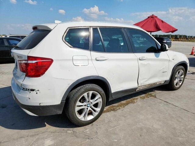 Белый БМВ Х3, объемом двигателя 3 л и пробегом 85 тыс. км за 4000 $, фото 2 на Automoto.ua