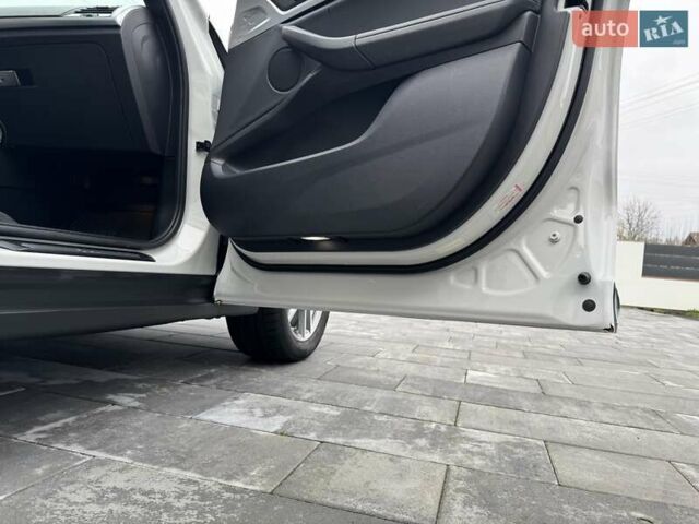 Белый БМВ Х3, объемом двигателя 2 л и пробегом 98 тыс. км за 31000 $, фото 4 на Automoto.ua