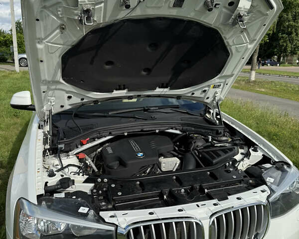 Білий БМВ Х3, об'ємом двигуна 2 л та пробігом 128 тис. км за 18200 $, фото 25 на Automoto.ua