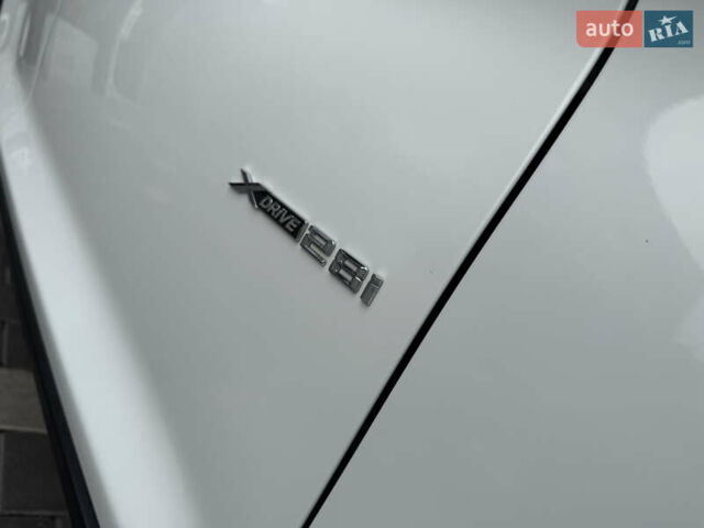 Белый БМВ Х3, объемом двигателя 2 л и пробегом 170 тыс. км за 16500 $, фото 7 на Automoto.ua