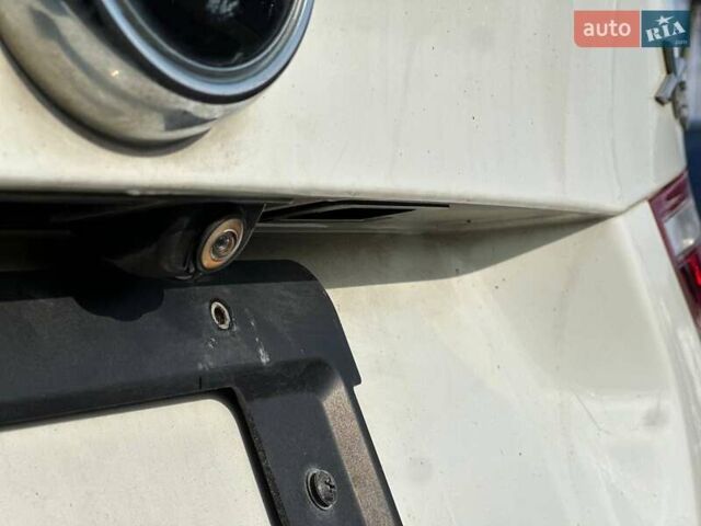 Белый БМВ Х3, объемом двигателя 2 л и пробегом 195 тыс. км за 11800 $, фото 19 на Automoto.ua