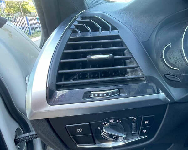 Белый БМВ Х3, объемом двигателя 2 л и пробегом 157 тыс. км за 28000 $, фото 15 на Automoto.ua