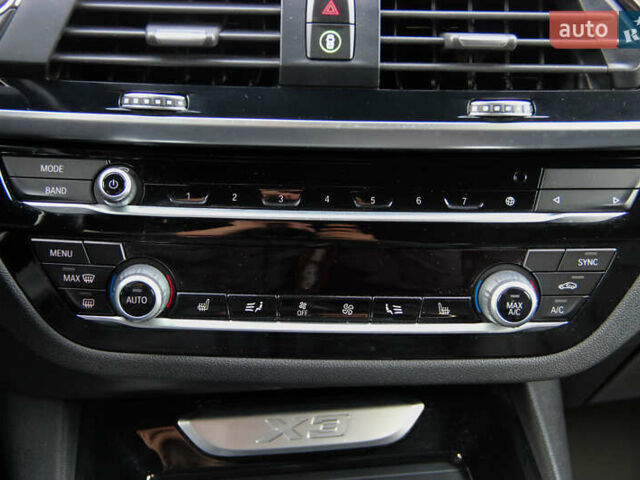 Білий БМВ Х3, об'ємом двигуна 2 л та пробігом 60 тис. км за 26500 $, фото 29 на Automoto.ua