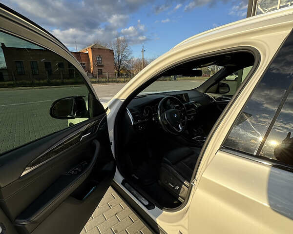 Белый БМВ Х3, объемом двигателя 2 л и пробегом 99 тыс. км за 33800 $, фото 13 на Automoto.ua