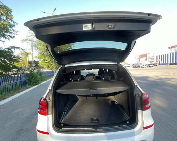 Белый БМВ Х3, объемом двигателя 2 л и пробегом 157 тыс. км за 28000 $, фото 6 на Automoto.ua