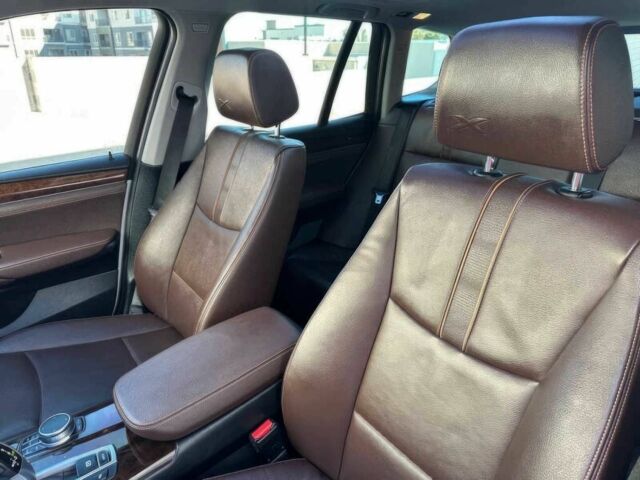 Белый БМВ Х3, объемом двигателя 2 л и пробегом 58 тыс. км за 8000 $, фото 9 на Automoto.ua