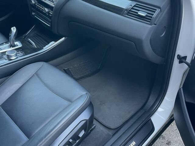 БМВ Х3 2017 в Ровно на Automoto.ua Белый БМВ Х3, объемом двигателя 2 л и пробегом 134 тыс. км за 14900 $, фото 13 на Automoto.ua