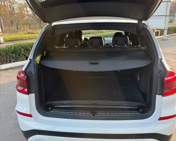 Белый БМВ Х3, объемом двигателя 2 л и пробегом 165 тыс. км за 27500 $, фото 10 на Automoto.ua