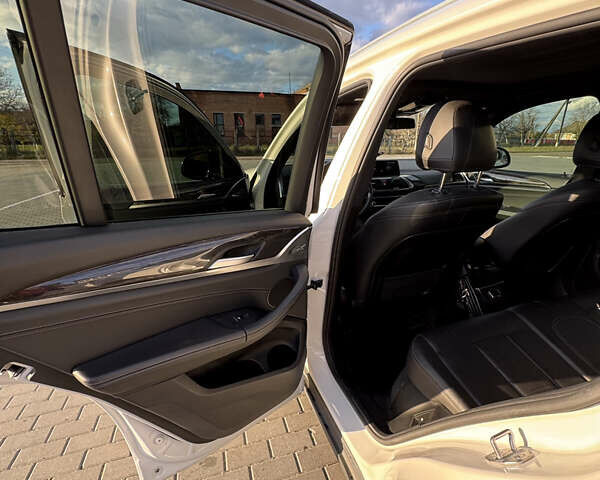 Белый БМВ Х3, объемом двигателя 2 л и пробегом 99 тыс. км за 33800 $, фото 14 на Automoto.ua