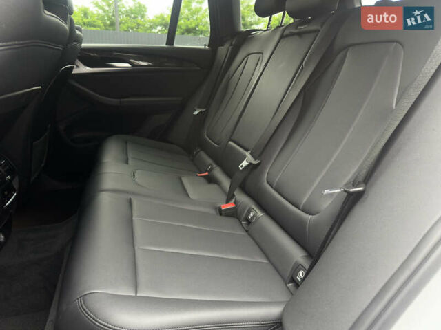 Білий БМВ Х3, об'ємом двигуна 2 л та пробігом 220 тис. км за 23500 $, фото 35 на Automoto.ua