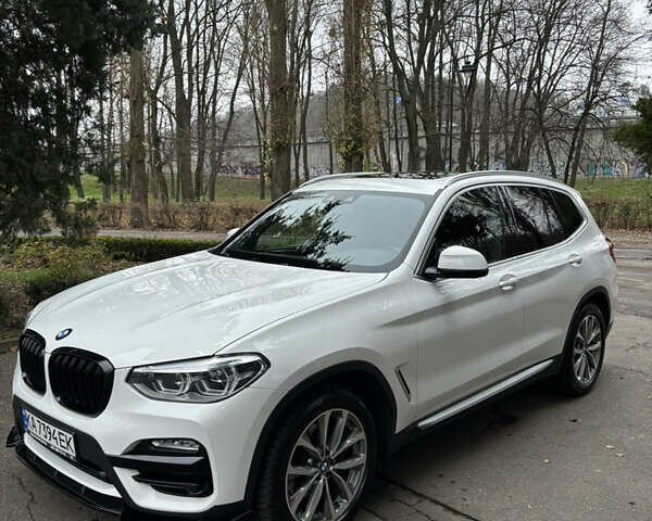 Белый БМВ Х3, объемом двигателя 2 л и пробегом 104 тыс. км за 29000 $, фото 2 на Automoto.ua