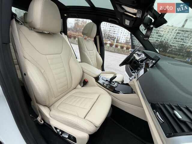 Белый БМВ Х3, объемом двигателя 2 л и пробегом 58 тыс. км за 33500 $, фото 30 на Automoto.ua