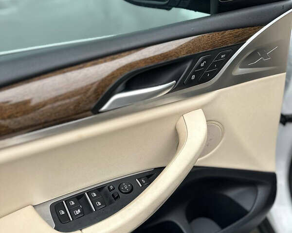 Белый БМВ Х3, объемом двигателя 2 л и пробегом 160 тыс. км за 24000 $, фото 7 на Automoto.ua