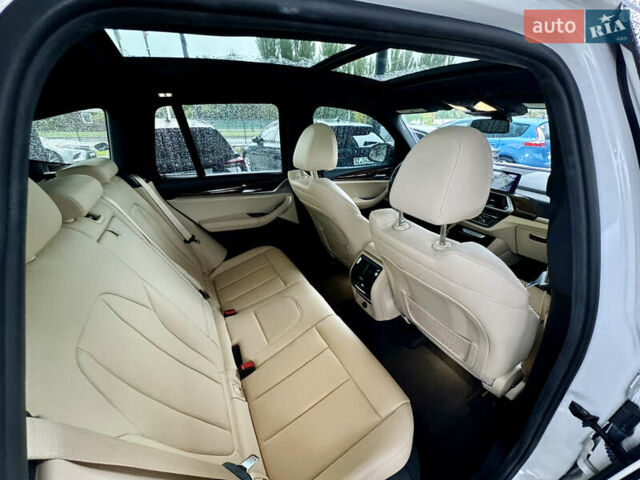 Белый БМВ Х3, объемом двигателя 2 л и пробегом 80 тыс. км за 26400 $, фото 39 на Automoto.ua