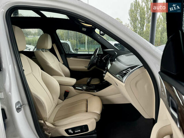 Белый БМВ Х3, объемом двигателя 2 л и пробегом 80 тыс. км за 26400 $, фото 2 на Automoto.ua