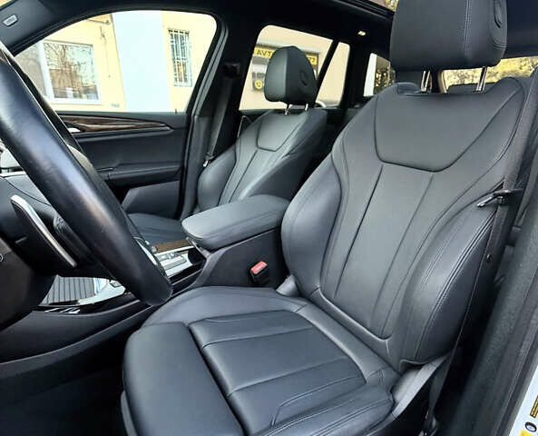 Белый БМВ Х3, объемом двигателя 2 л и пробегом 92 тыс. км за 26500 $, фото 8 на Automoto.ua