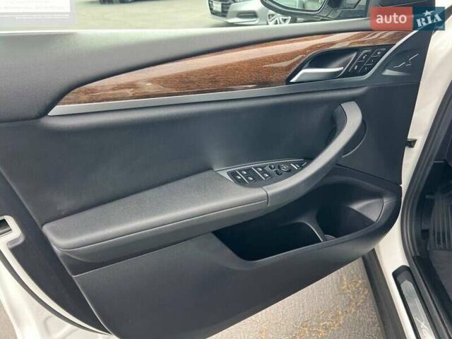 Білий БМВ Х3, об'ємом двигуна 2 л та пробігом 82 тис. км за 9800 $, фото 19 на Automoto.ua