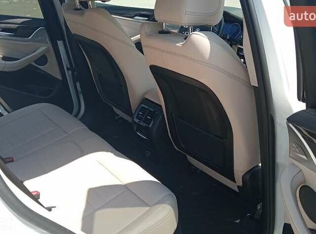 Белый БМВ Х3, объемом двигателя 2 л и пробегом 179 тыс. км за 33500 $, фото 3 на Automoto.ua
