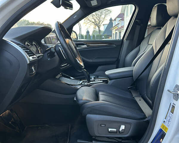 Белый БМВ Х3, объемом двигателя 2 л и пробегом 174 тыс. км за 24450 $, фото 10 на Automoto.ua